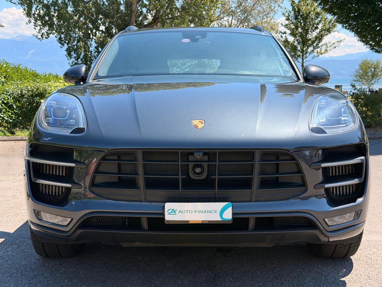 PORSCHE Macan Turbo Performance PDK