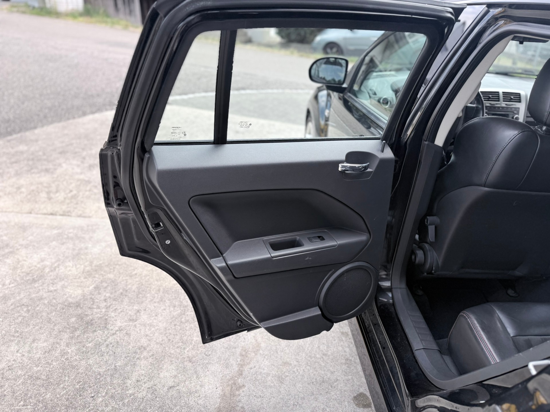DODGE Caliber 2.4 SRT4-image-10