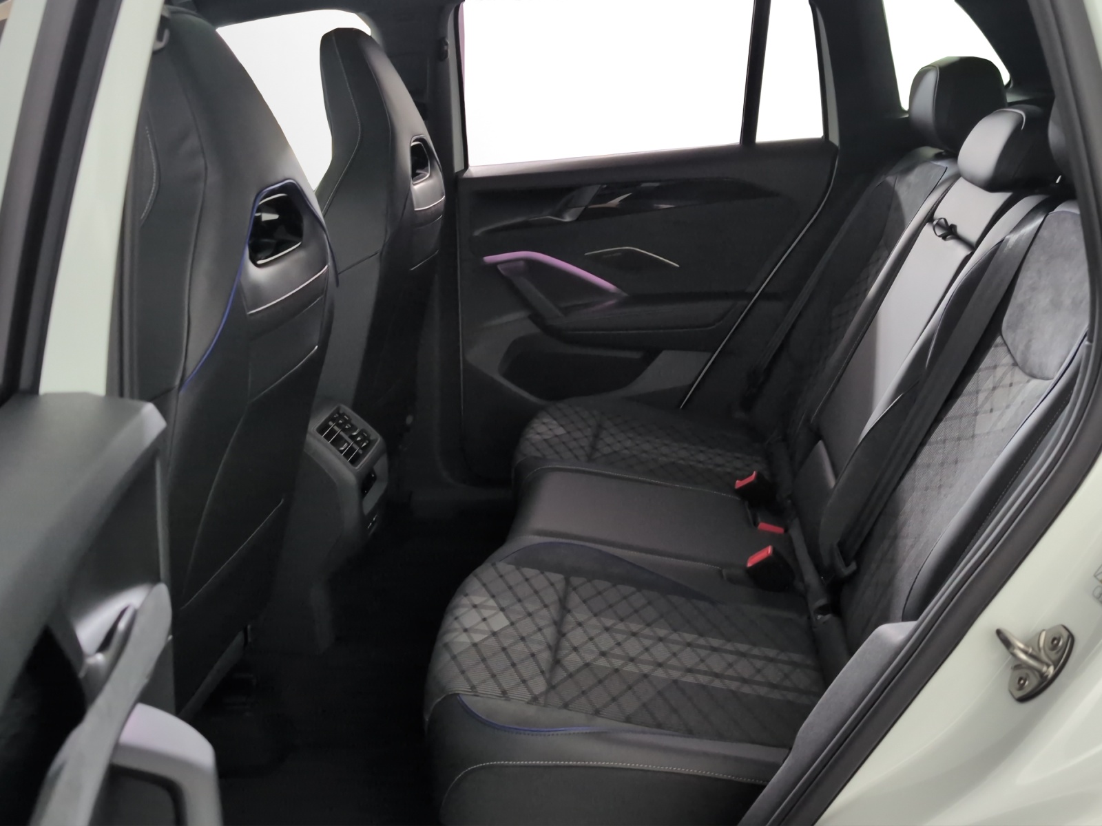 VW Tiguan 2.0 TSI DSG R-Line United 4Motion-image-7