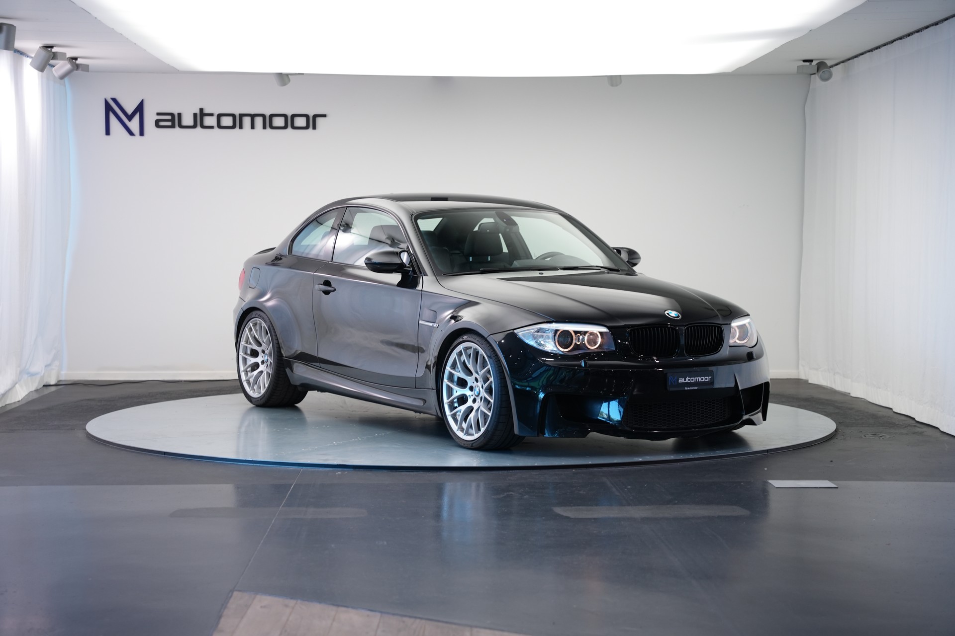 BMW 1er M Coupé *CH-Fahrzeug* *Eisenmann Abgasanlage*-showroom-element-2