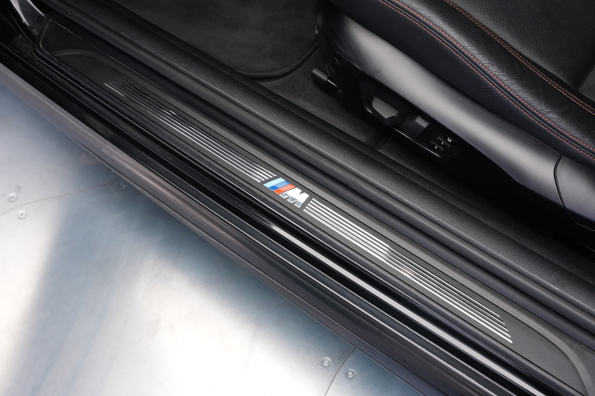 BMW 1er M Coupé *CH-Fahrzeug* *Eisenmann Abgasanlage*-image-22