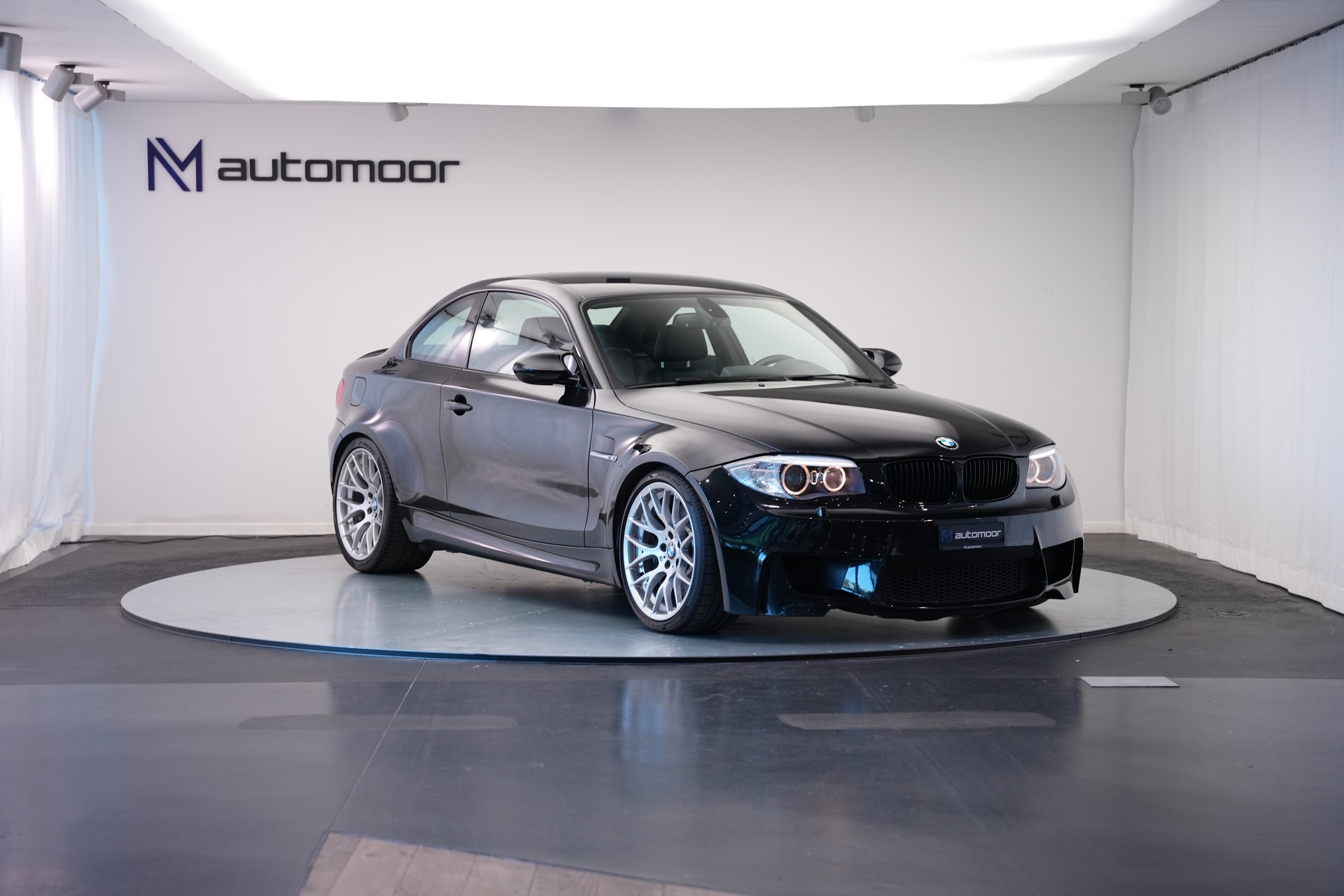 BMW 1er M Coupé *CH-Fahrzeug* *Eisenmann Abgasanlage*-showroom-element-2