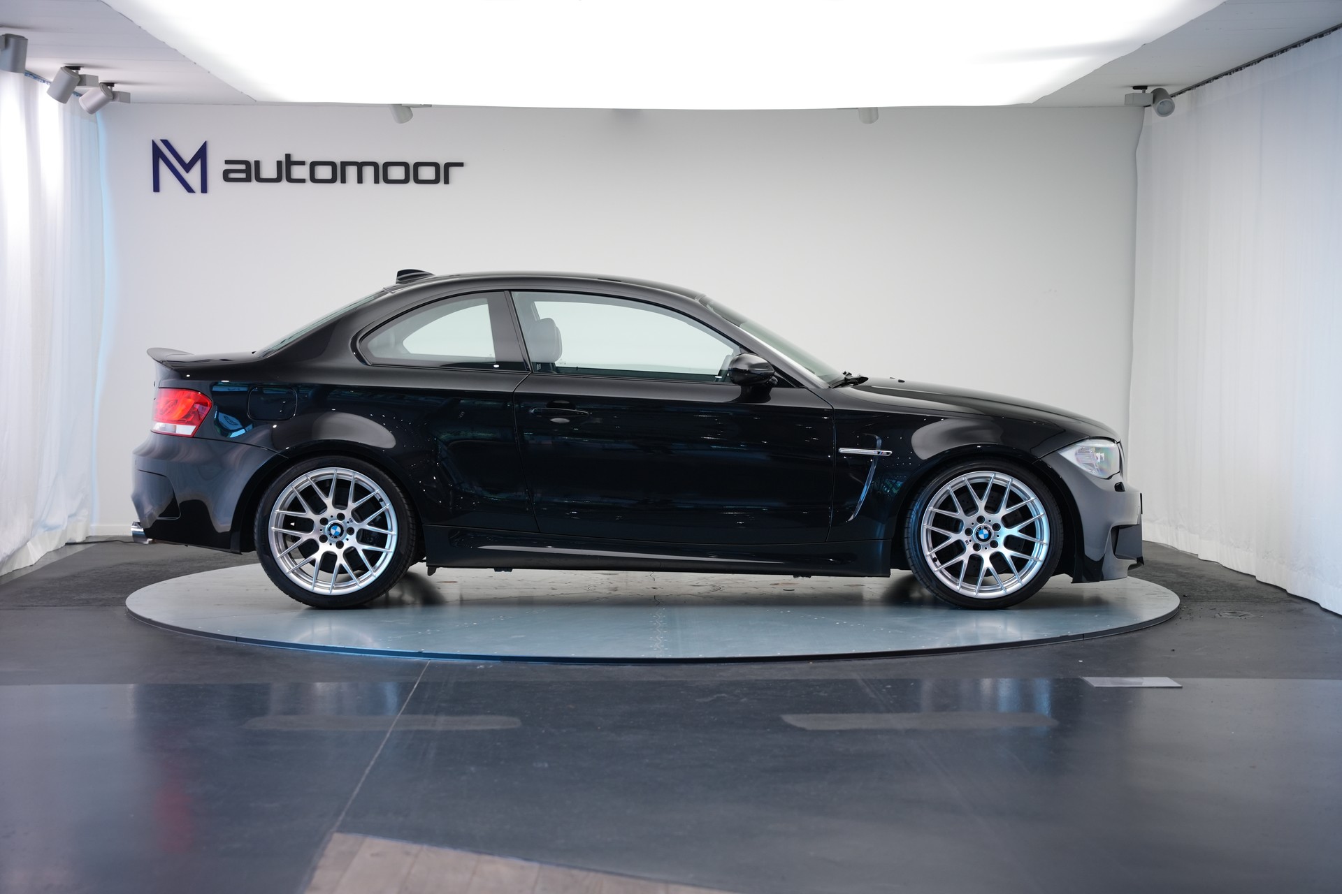 BMW 1er M Coupé *CH-Fahrzeug* *Eisenmann Abgasanlage*-showroom-element-3