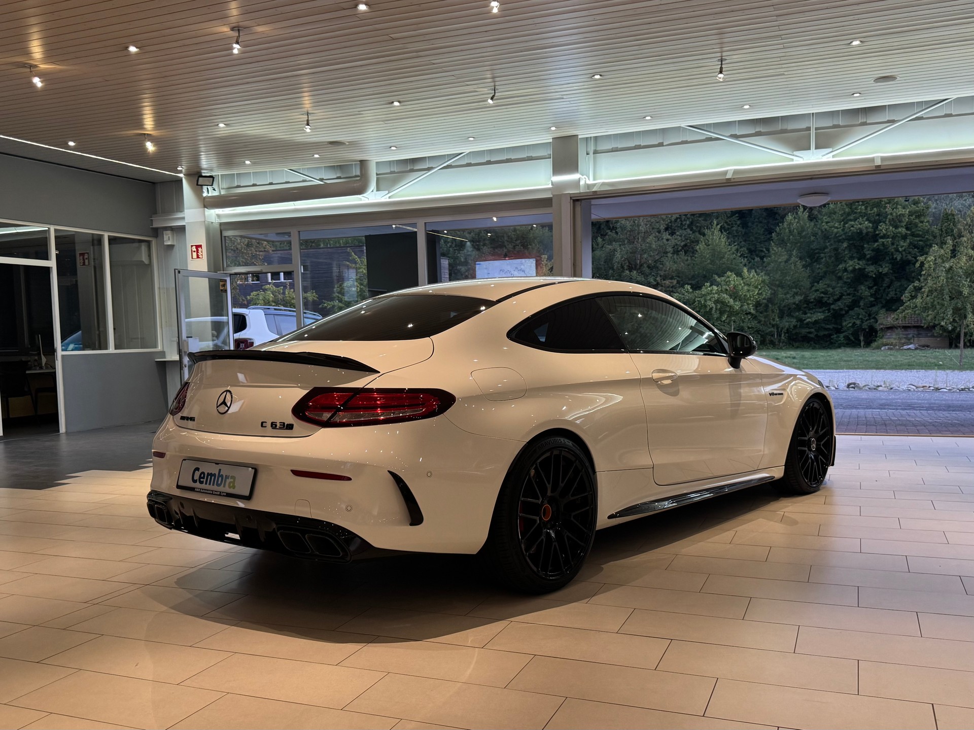 MERCEDES-BENZ C 63 S AMG 9G-tronic-showroom-element-3
