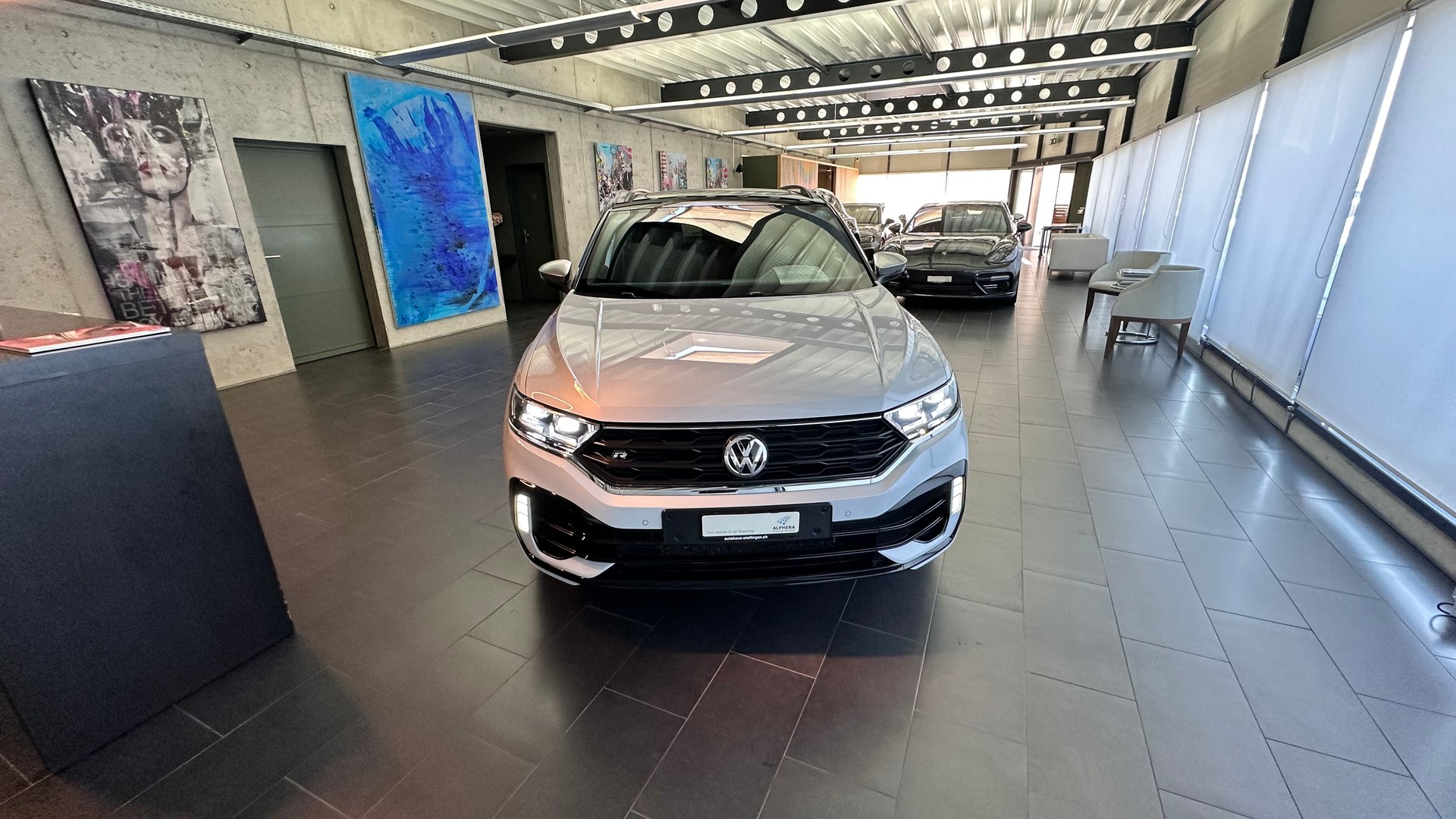 VW T-Roc 2.0 TSI R DSG 4motion-image-4