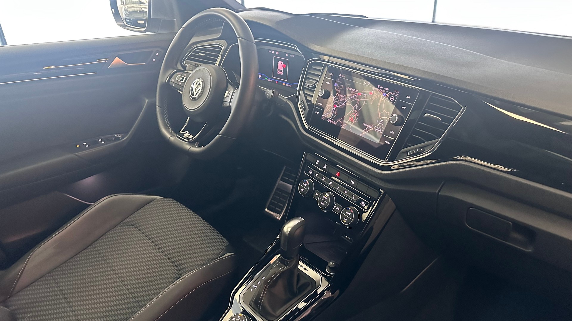 VW T-Roc 2.0 TSI R DSG 4motion-image-22