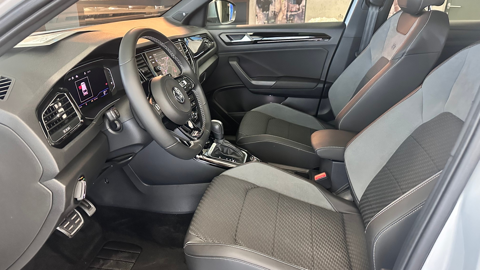 VW T-Roc 2.0 TSI R DSG 4motion-image-11