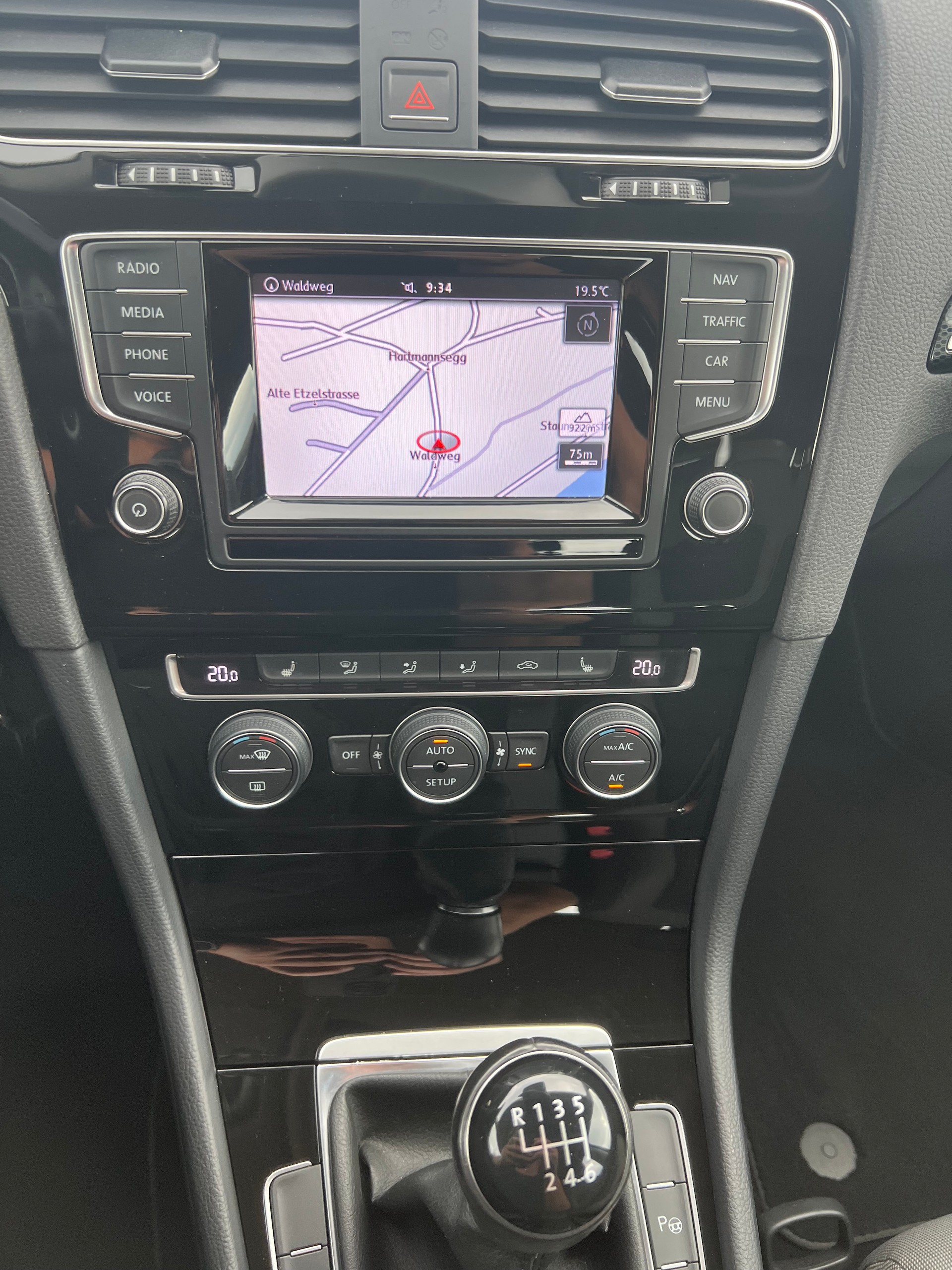 VW Golf 1.4 TSI Highline-image-11