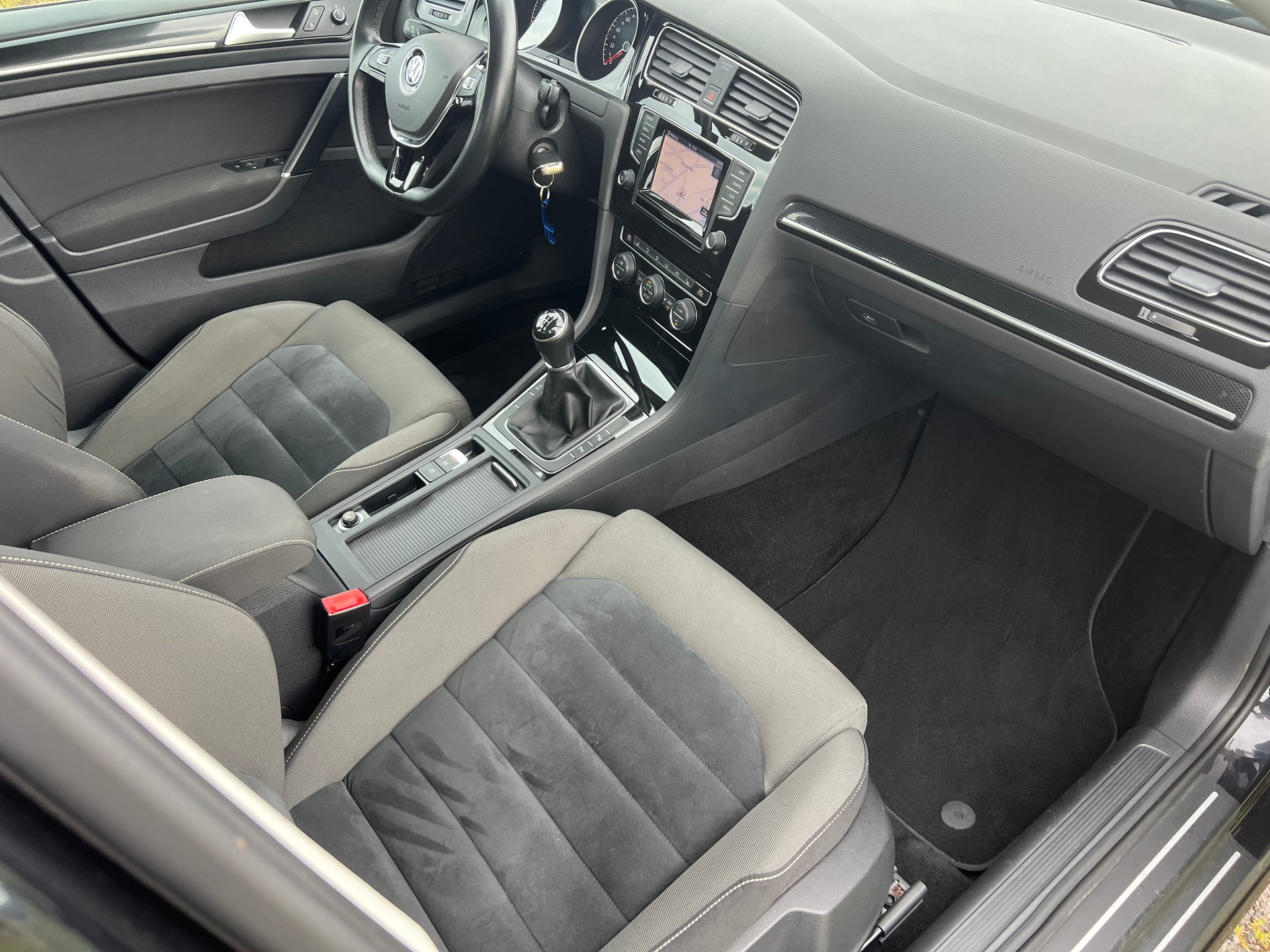 VW Golf 1.4 TSI Highline-image-10