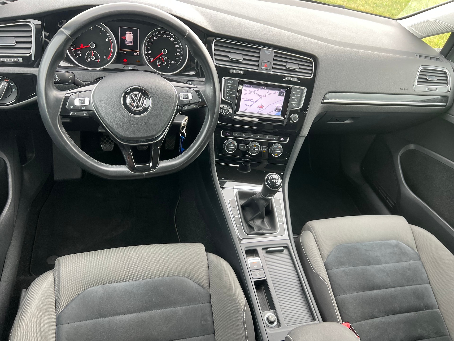 VW Golf 1.4 TSI Highline-image-8