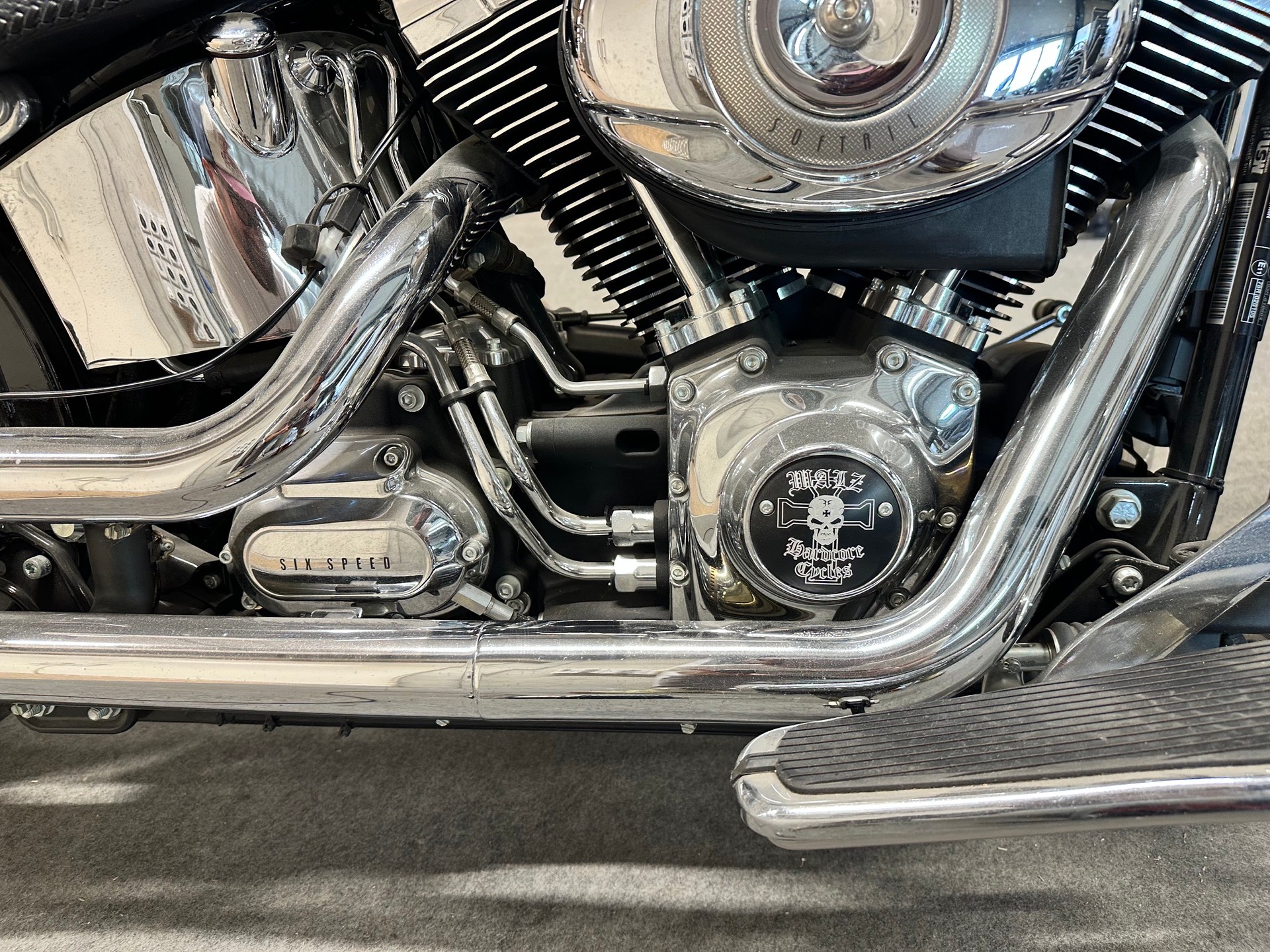 HARLEY-DAVIDSON FLSTN Softail Deluxe ABS-image-2
