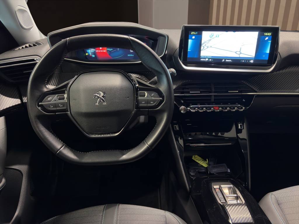 PEUGEOT 2008 e Allure Pack-image-4