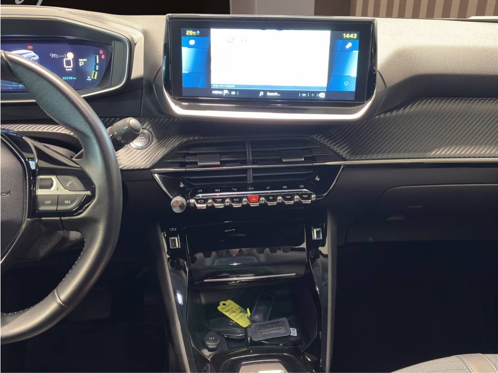 PEUGEOT 2008 e Allure Pack-image-13