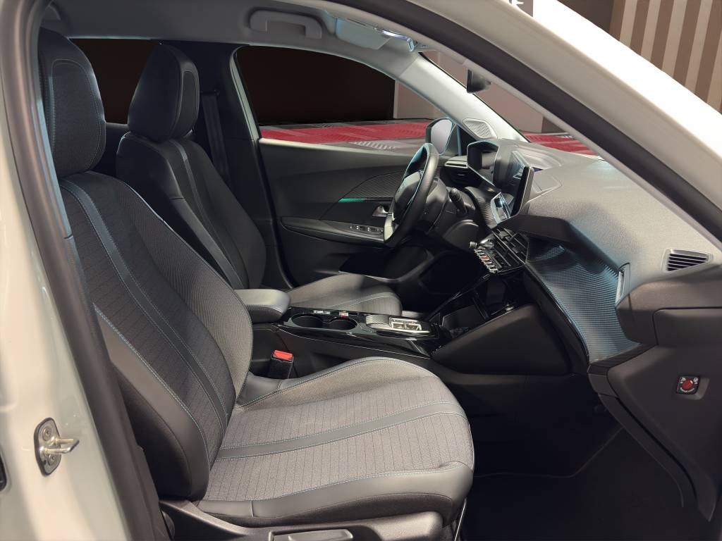PEUGEOT 2008 e Allure Pack-image-6