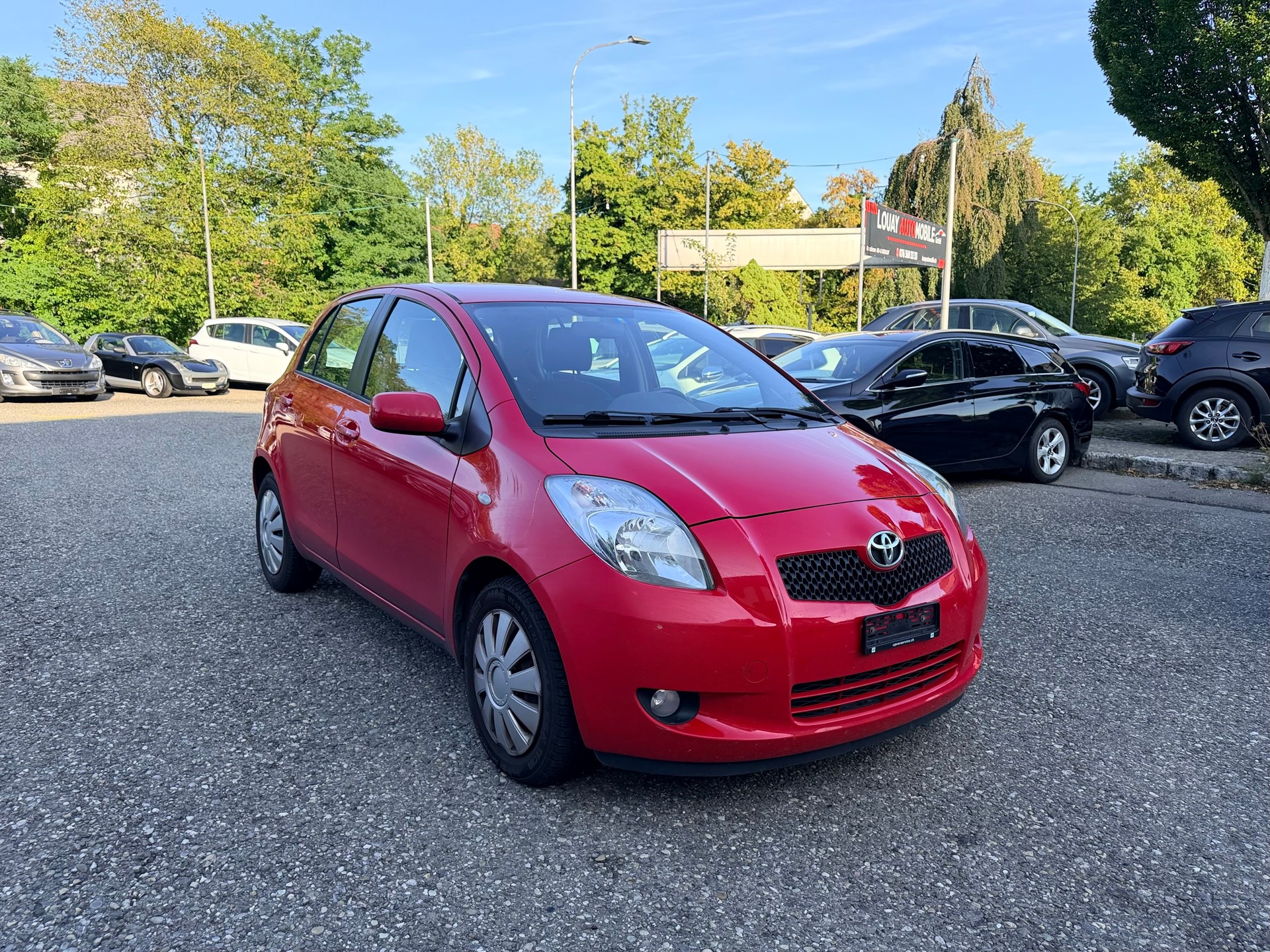 TOYOTA Yaris 1.3 Linea Sol-showroom-element-1