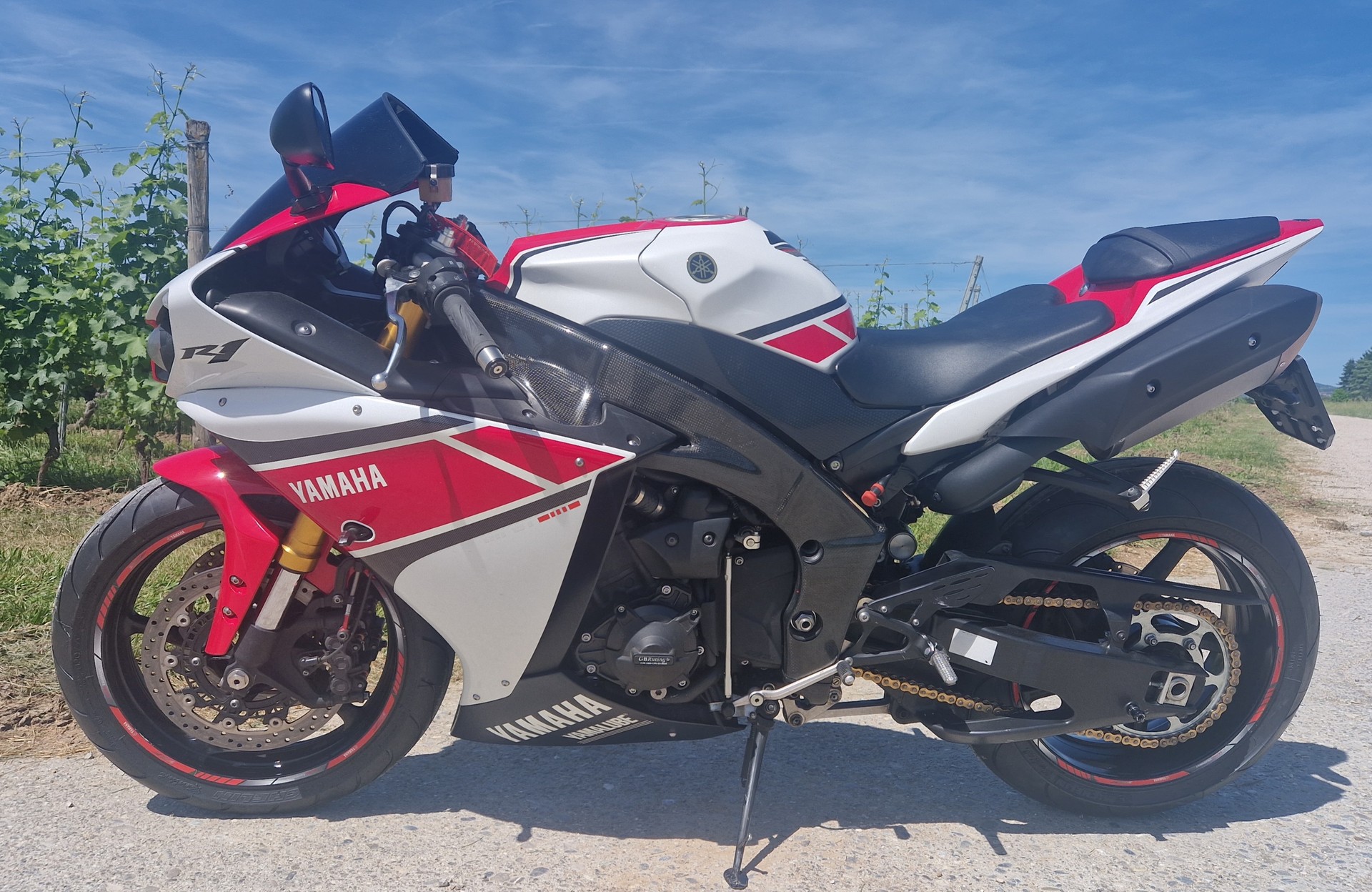 YAMAHA YZF-R1 50th Anniversary-image-1