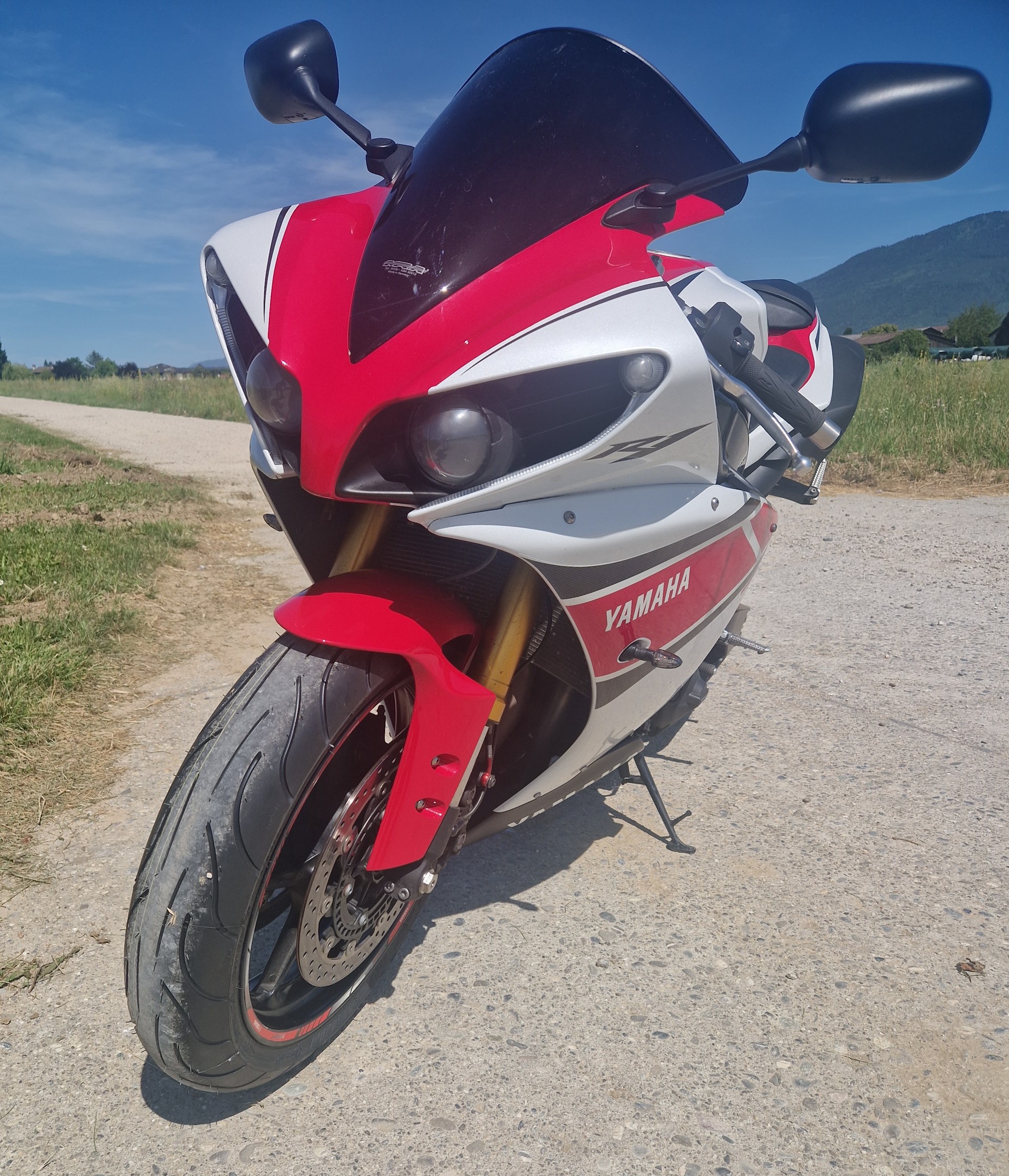 YAMAHA YZF-R1 50th Anniversary-image-3