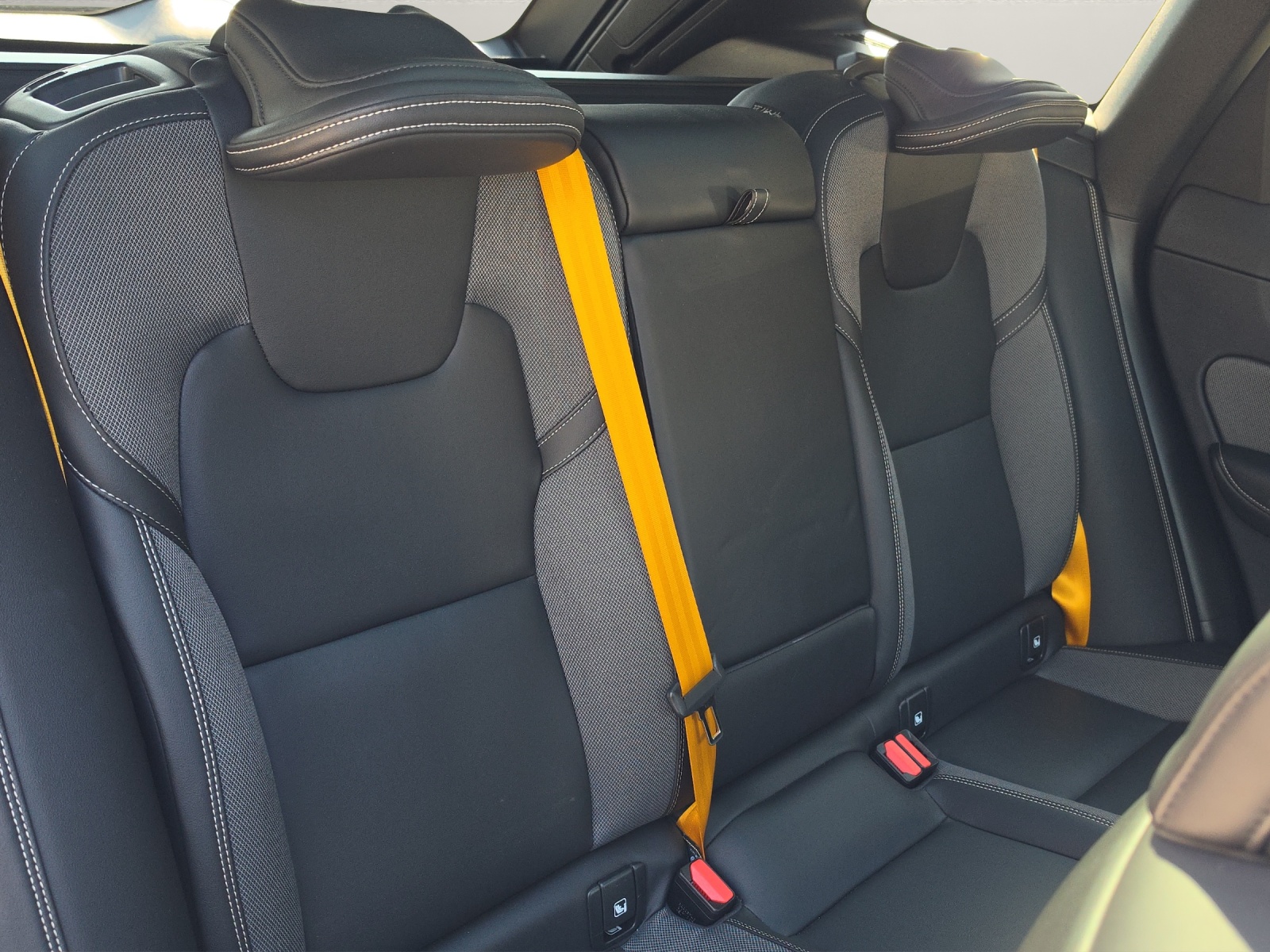 VOLVO XC60 2.0 T8 TE Polestar eAWD-image-17