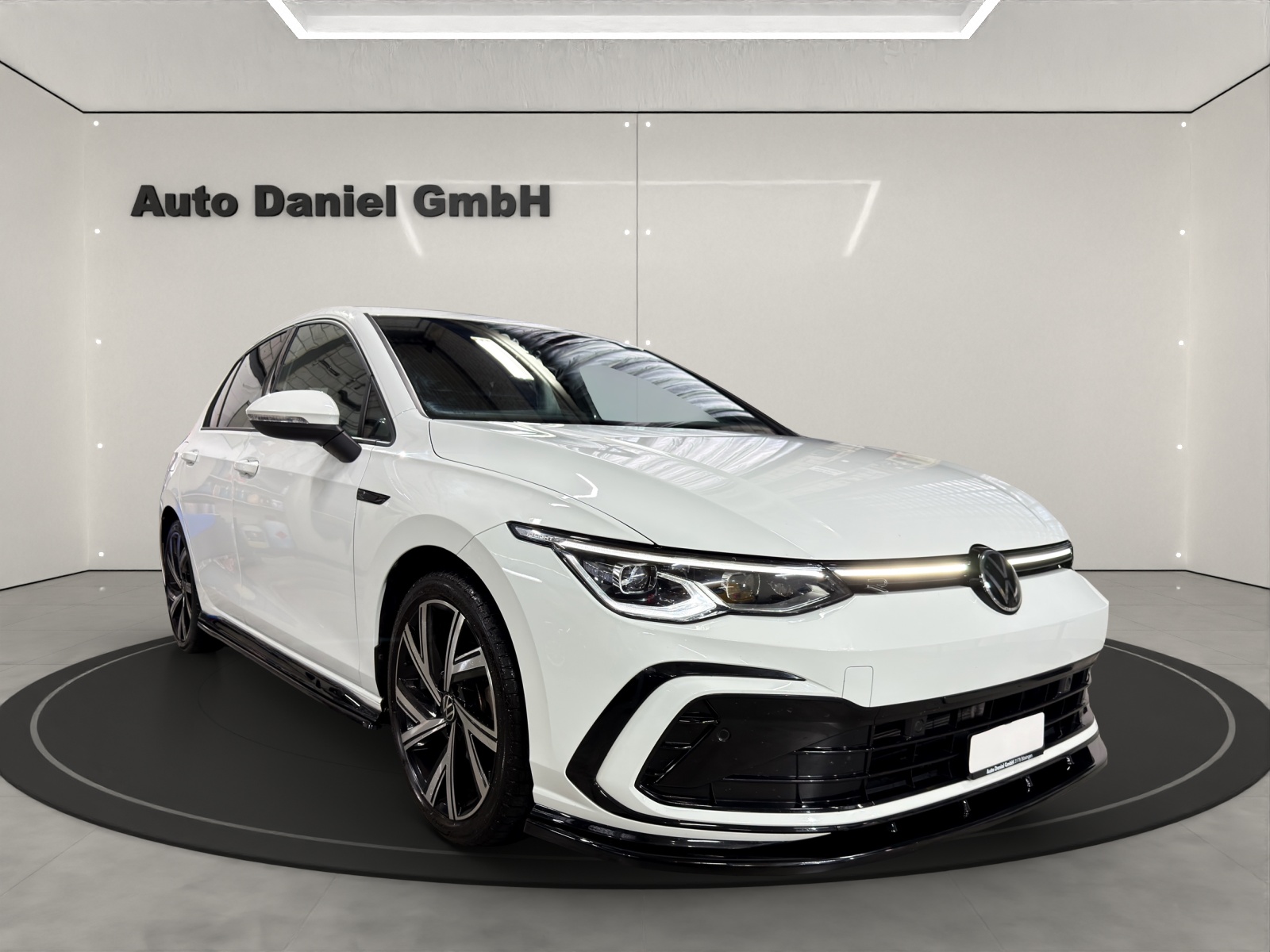 VW Golf 1.5 TSI R-Line DSG-showroom-element-3