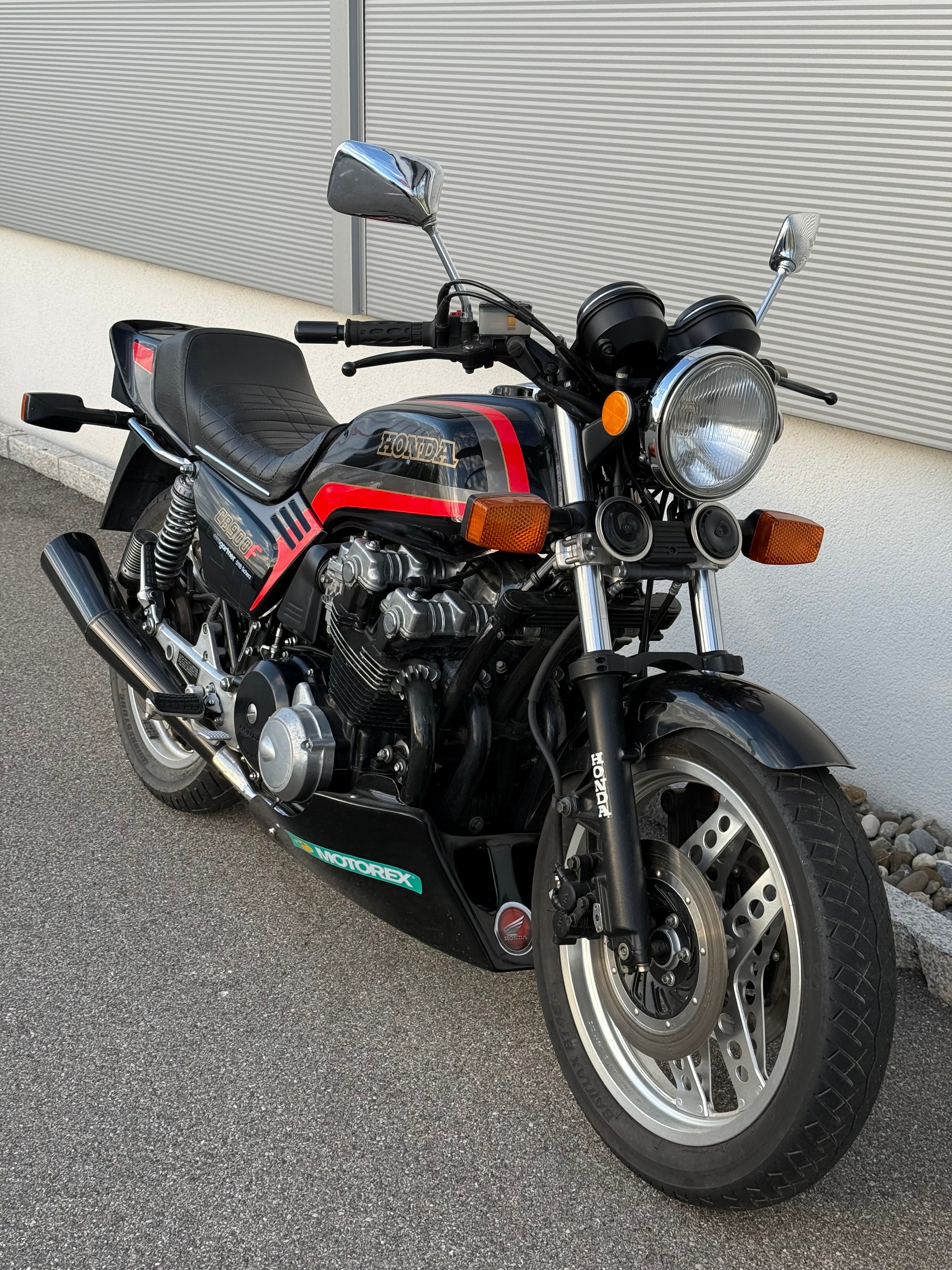 HONDA CB 900 F-image-1