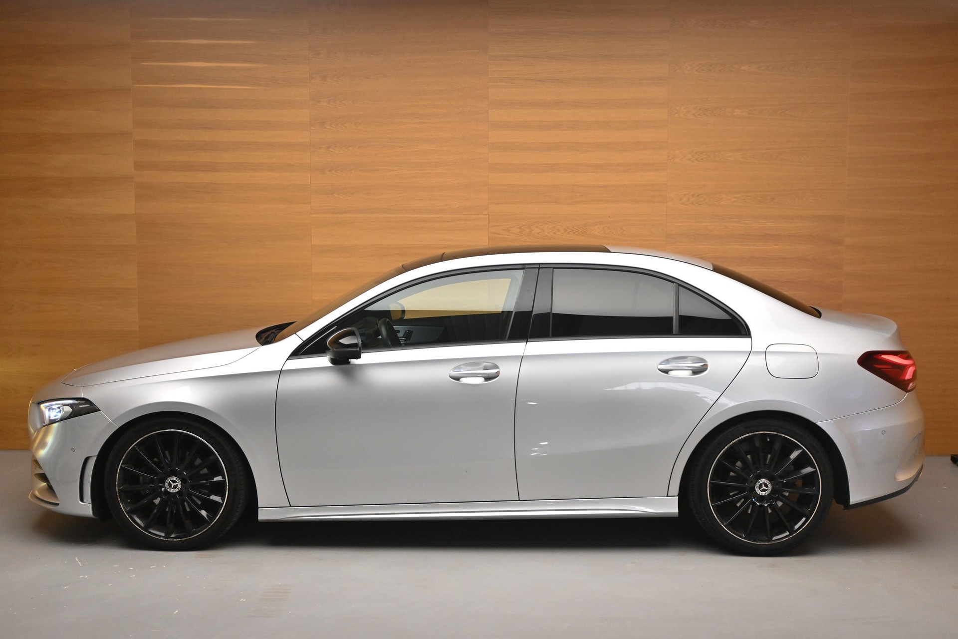 MERCEDES-BENZ A 200 AMG Line 7G-DCT*Limousine*-showroom-element-3