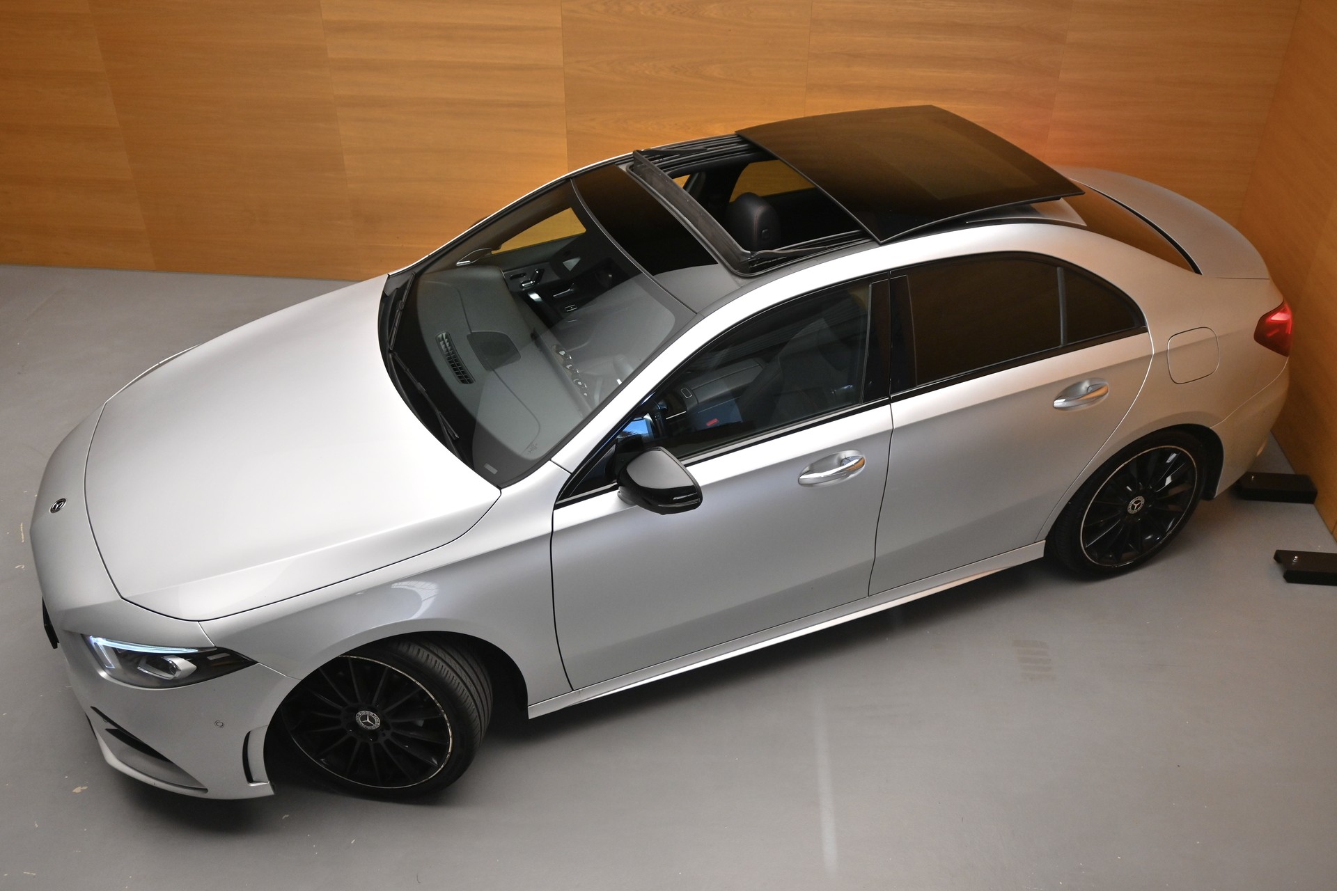 MERCEDES-BENZ A 200 AMG Line 7G-DCT*Limousine*-showroom-element-1