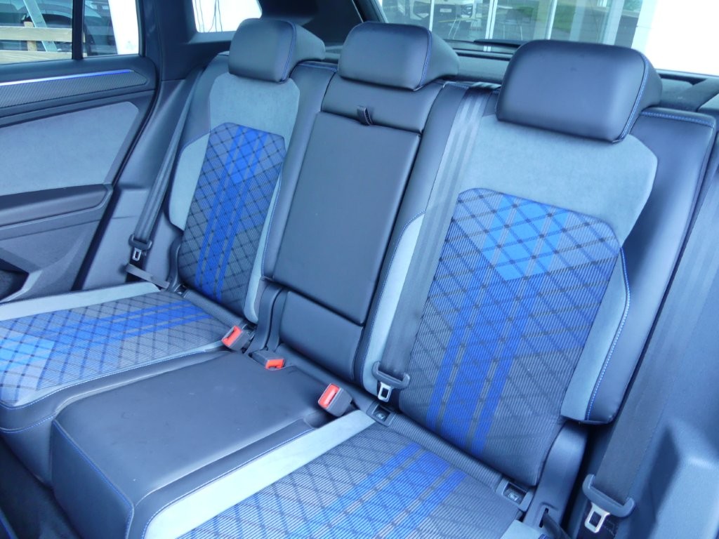 VW Tiguan 2.0TSI R 4Motion DSG-image-11