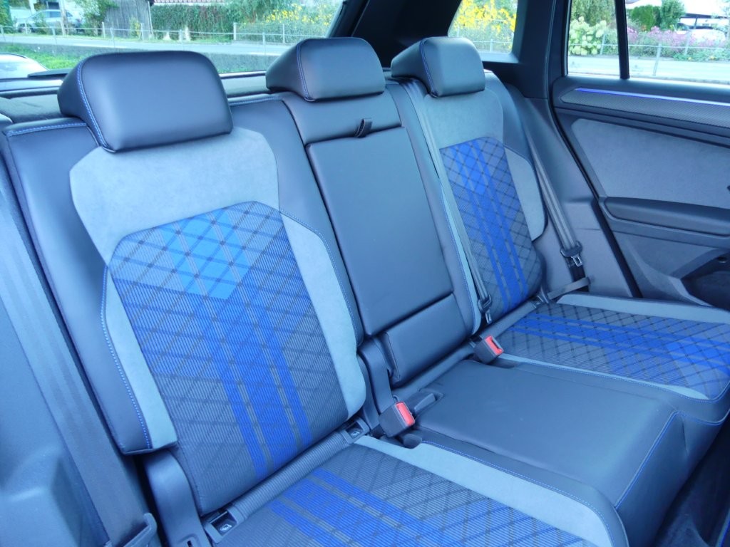 VW Tiguan 2.0TSI R 4Motion DSG-image-12