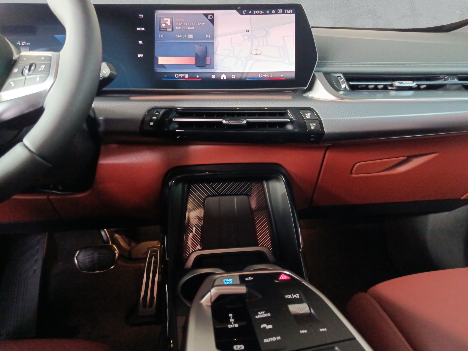 BMW iX1 eDrive 20 Edition M Sport-image-17