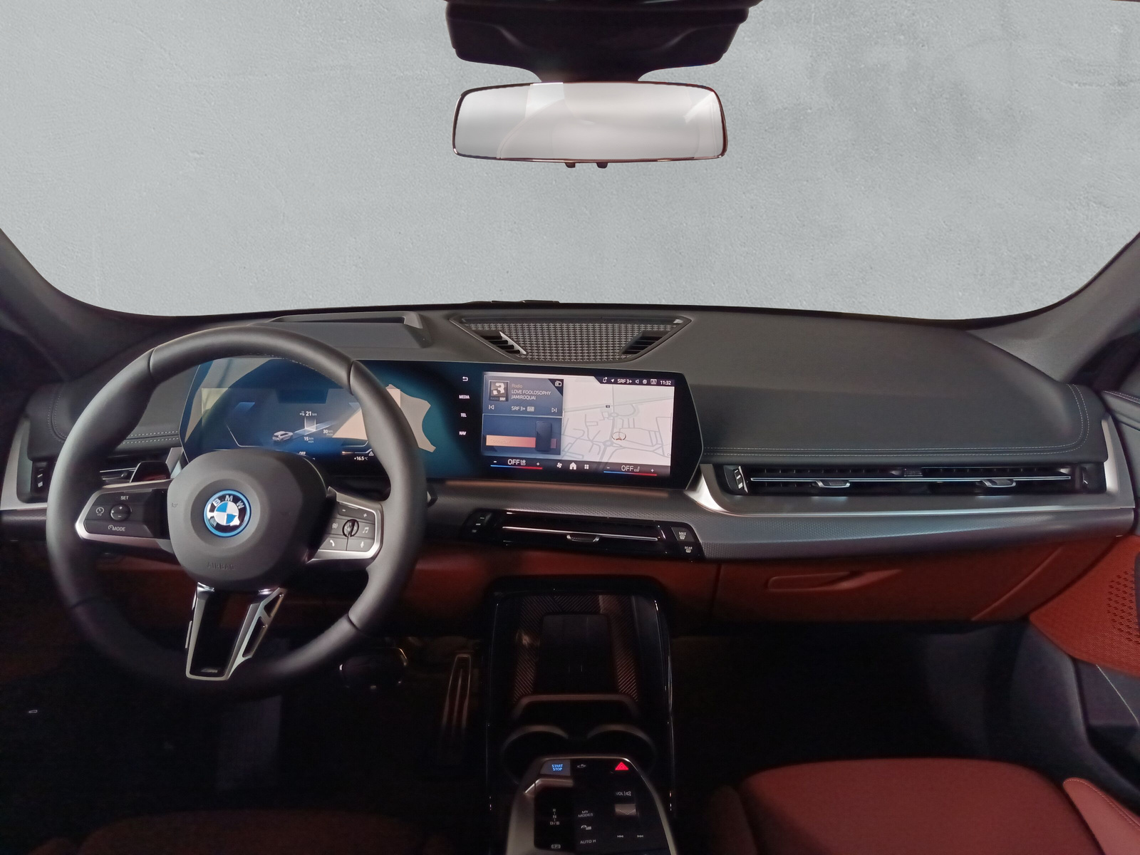 BMW iX1 eDrive 20 Edition M Sport-image-16