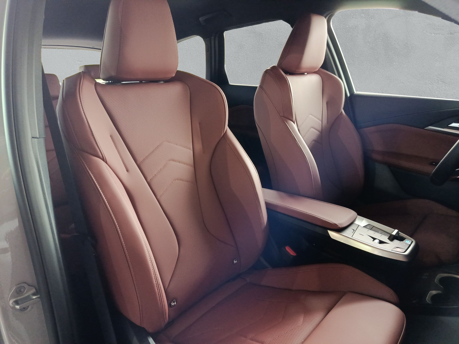 BMW iX1 eDrive 20 Edition M Sport-image-12