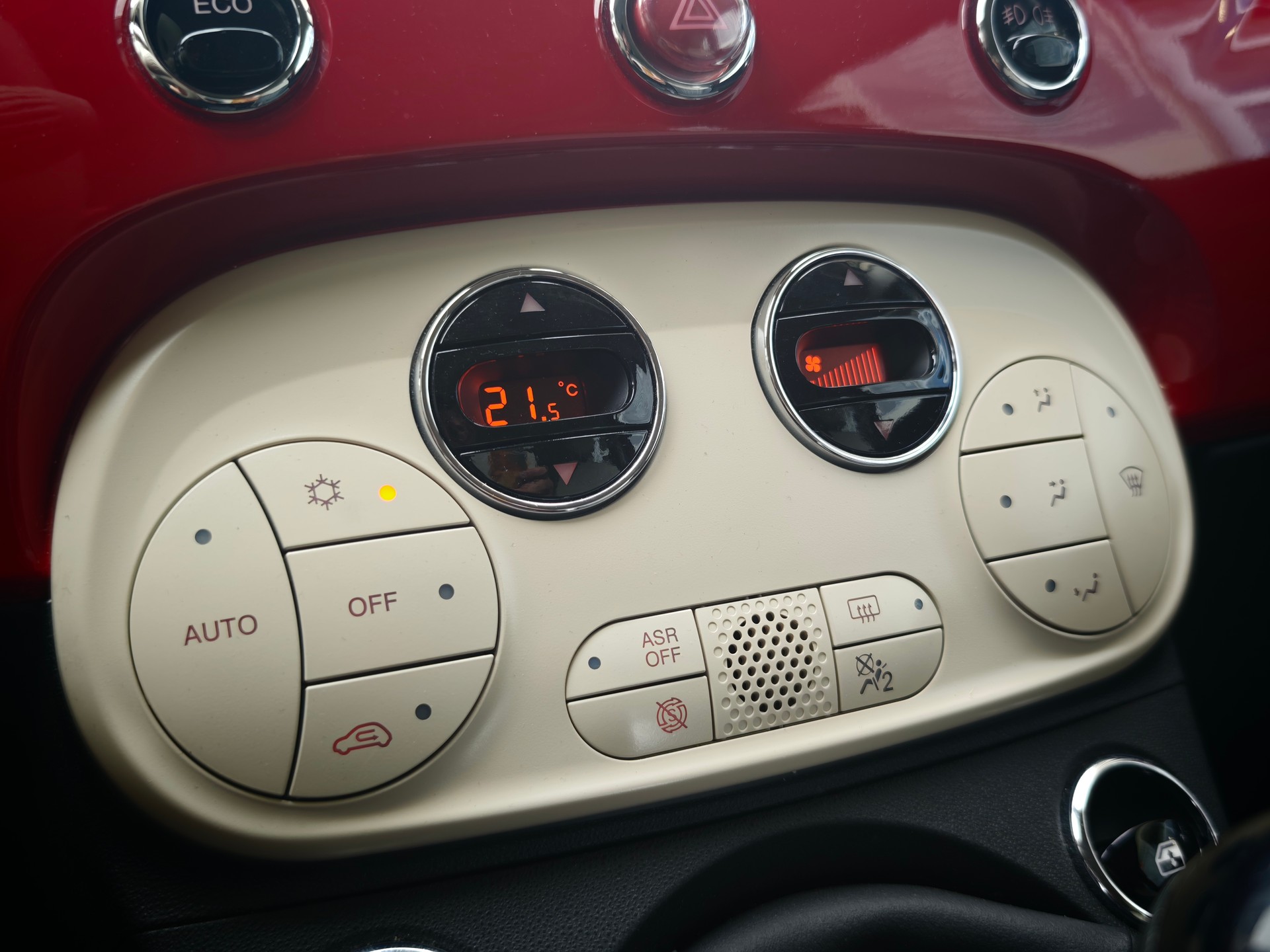 FIAT 500C 0.9 Twinair Lounge-image-13