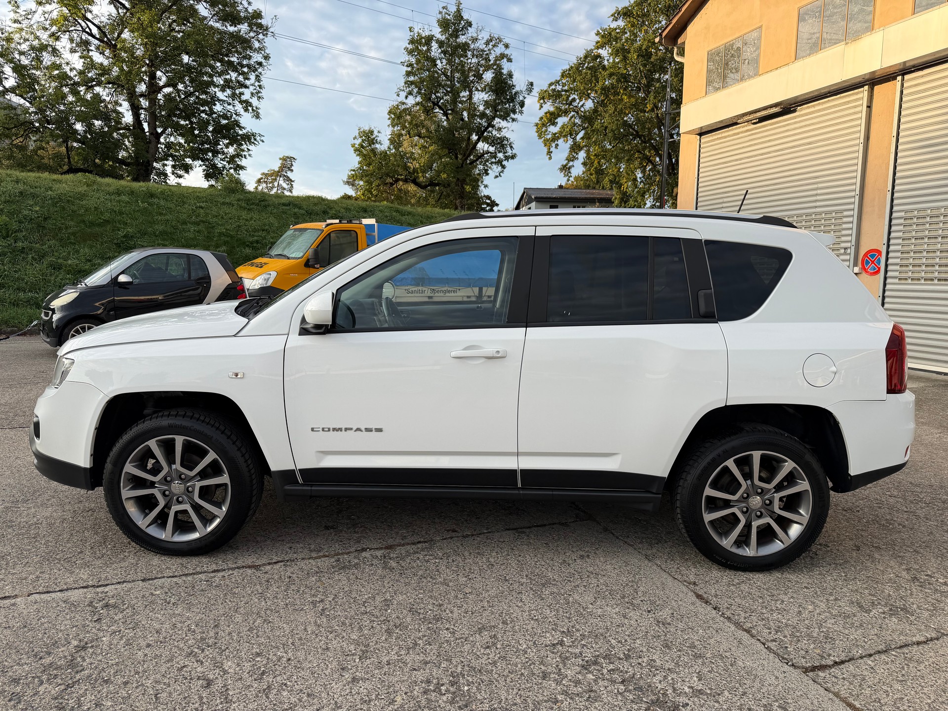 JEEP Compass 2.2 CRD Limited-showroom-element-1
