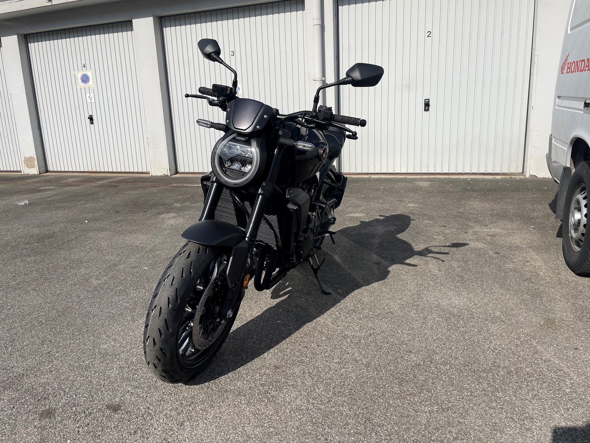 HONDA CB 1000 R Black Edition-image-4