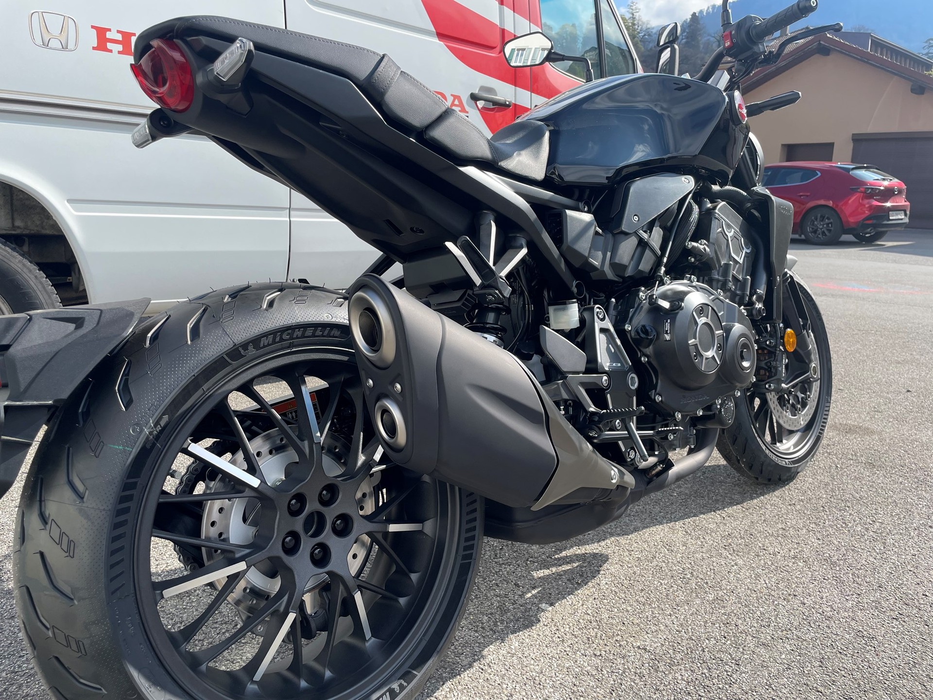 HONDA CB 1000 R Black Edition-image-5