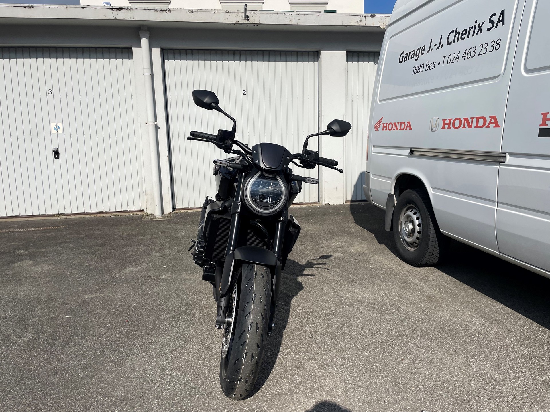 HONDA CB 1000 R Black Edition-image-3