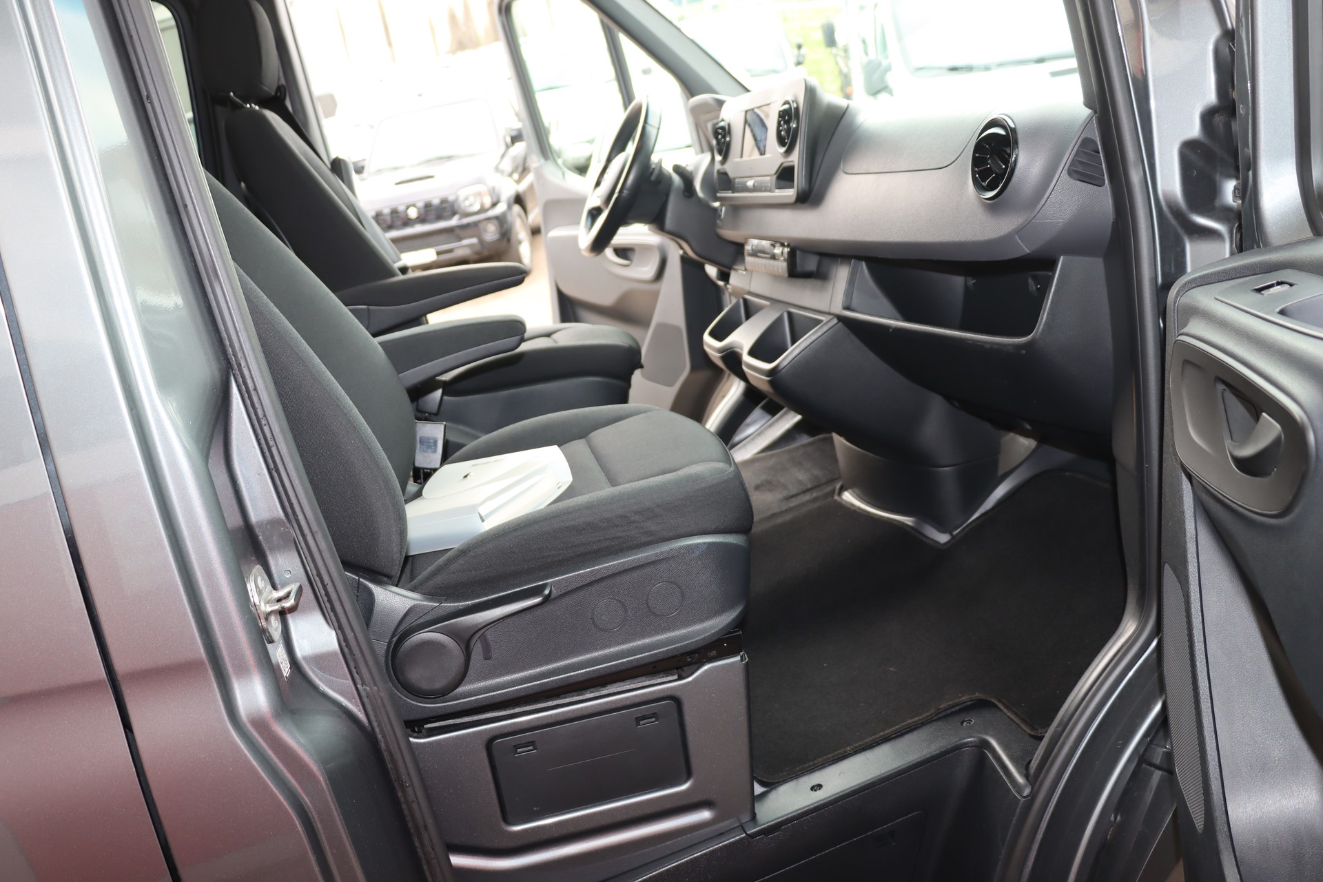 MERCEDES-BENZ Sprinter 216 CDI Standard 7G-TRONIC PLUS-image-23