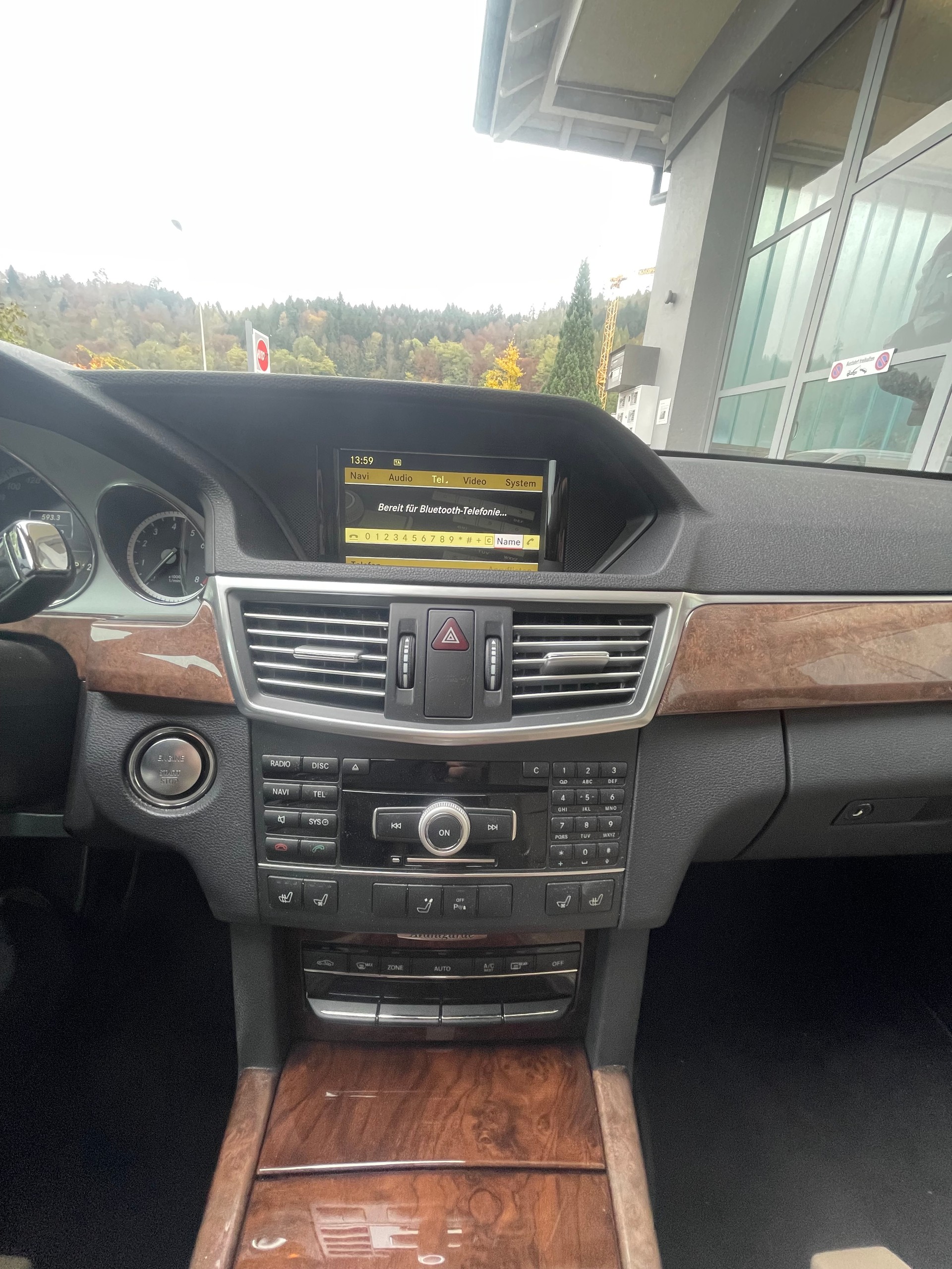 MERCEDES-BENZ E 350 CGI BlueEfficiency Avantgarde 7G-Tronic-image-5
