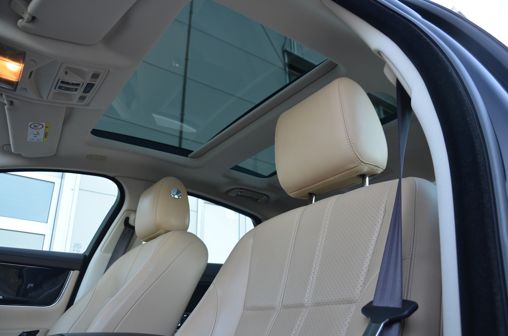 JAGUAR XJ 3.0d V6 Premium Luxury Automatic-image-3
