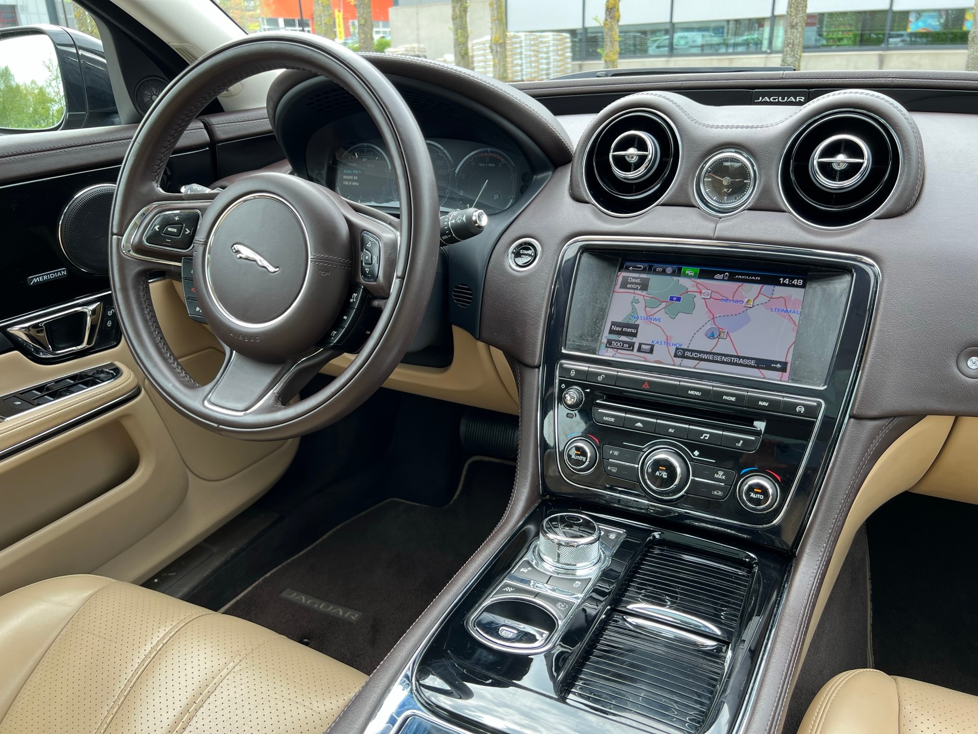 JAGUAR XJ 3.0d V6 Premium Luxury Automatic-image-5