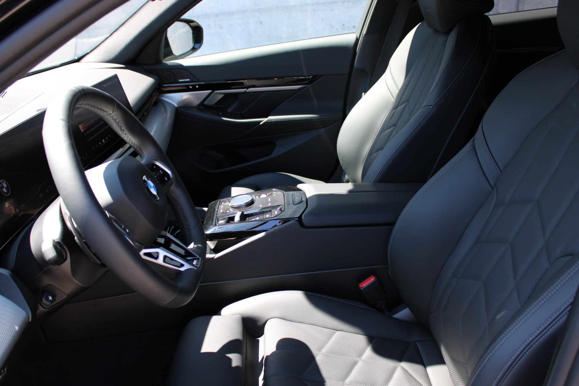 BMW 520d xDrive Touring M Sport-image-6