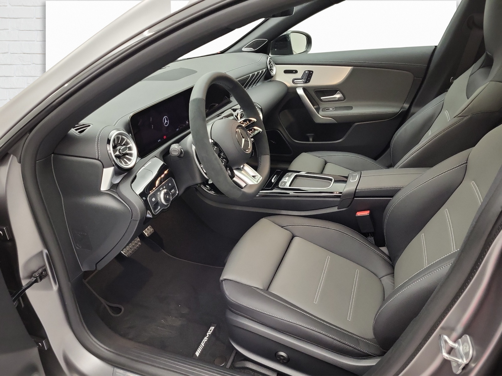 MERCEDES-BENZ AMG CLA 35 4Matic SB-image-6