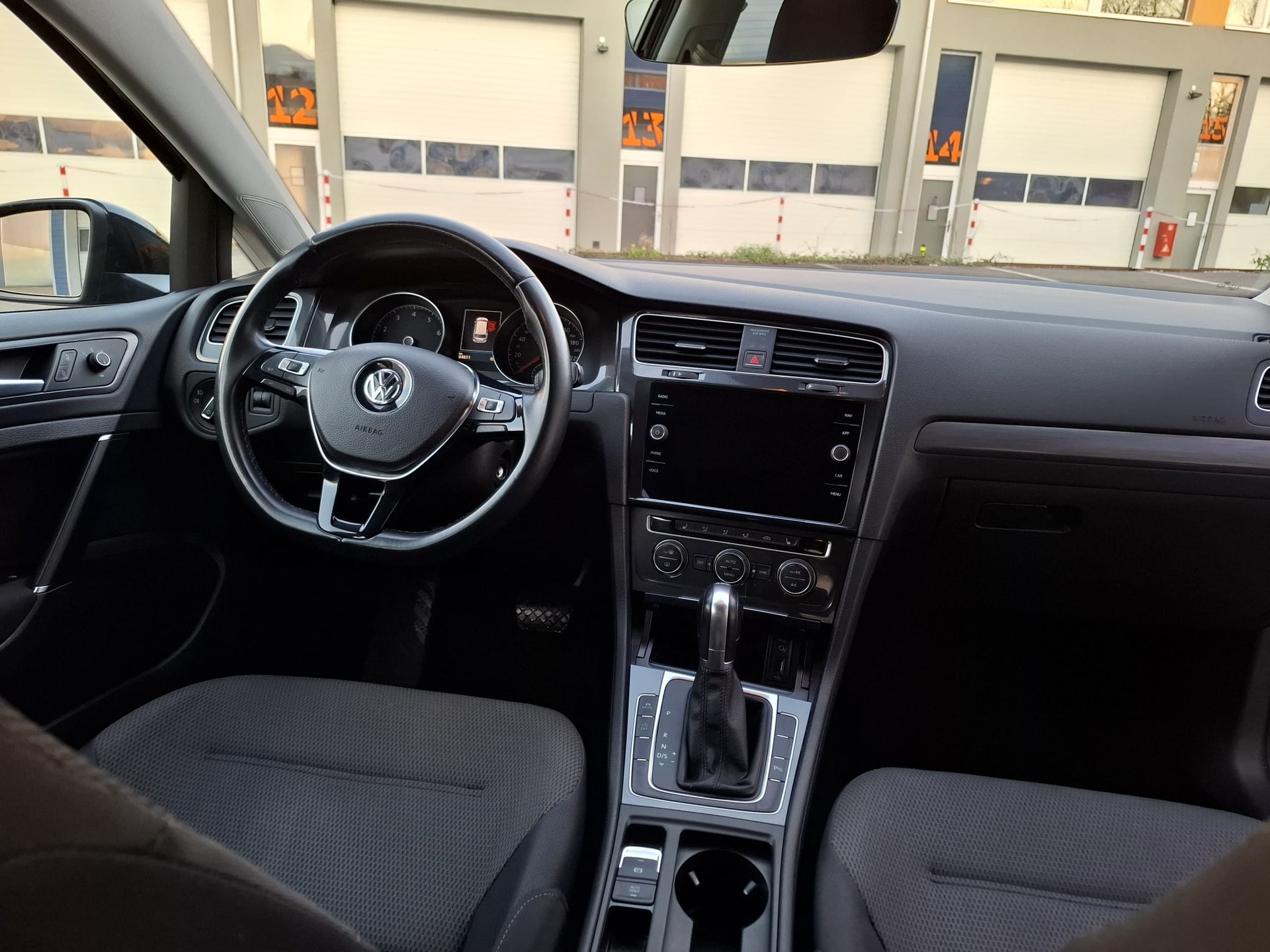 VW Golf Variant 1.4 TSI Comfortline DSG-image-9