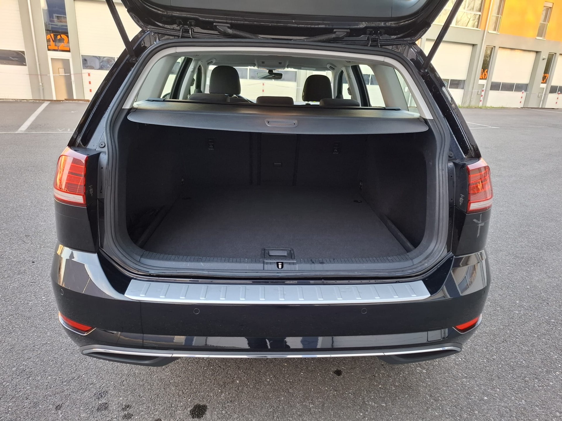 VW Golf Variant 1.4 TSI Comfortline DSG-image-14