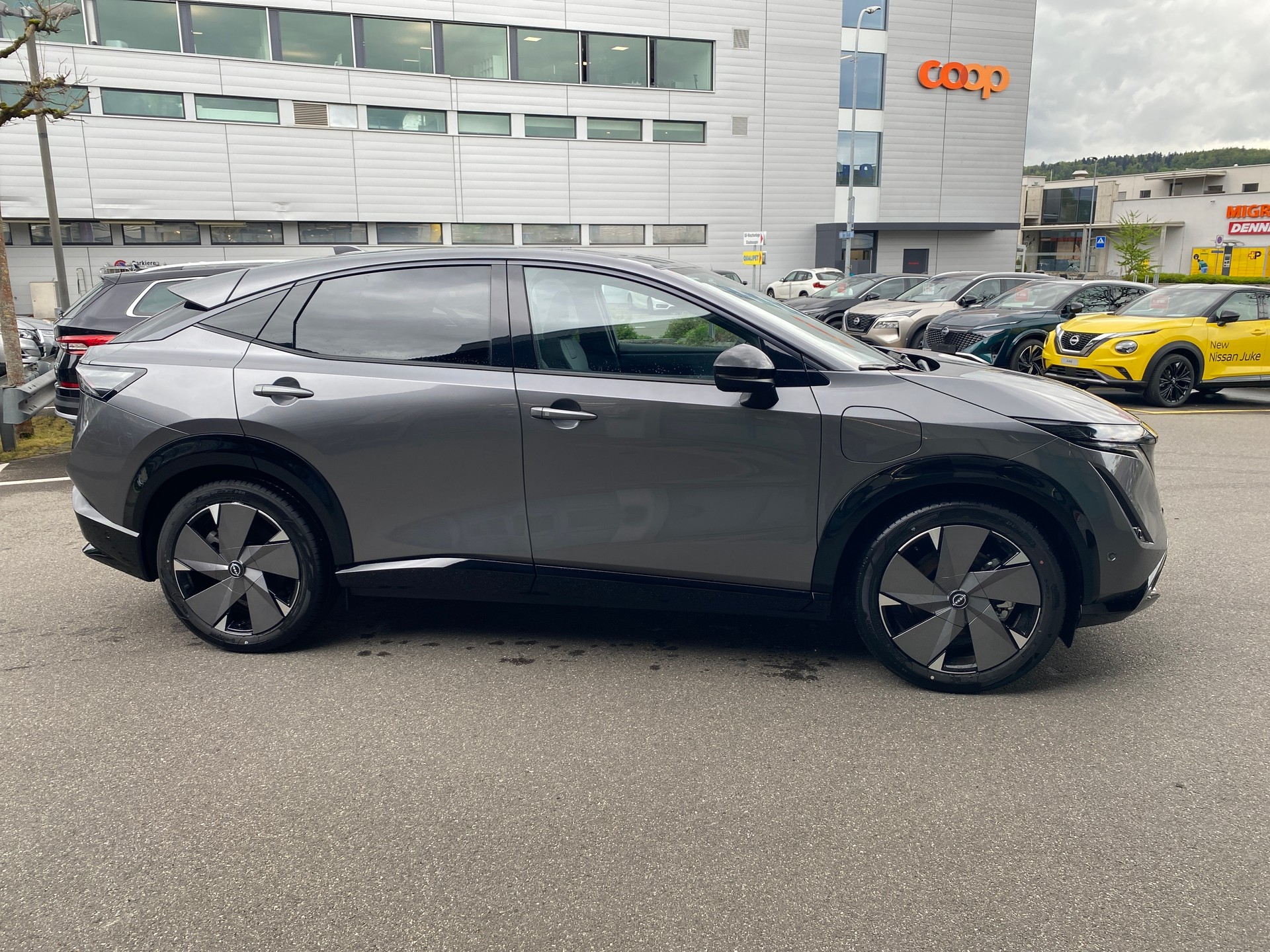 NISSAN Ariya 87 kWh e-4orce Evolve400 Allrad-image-4