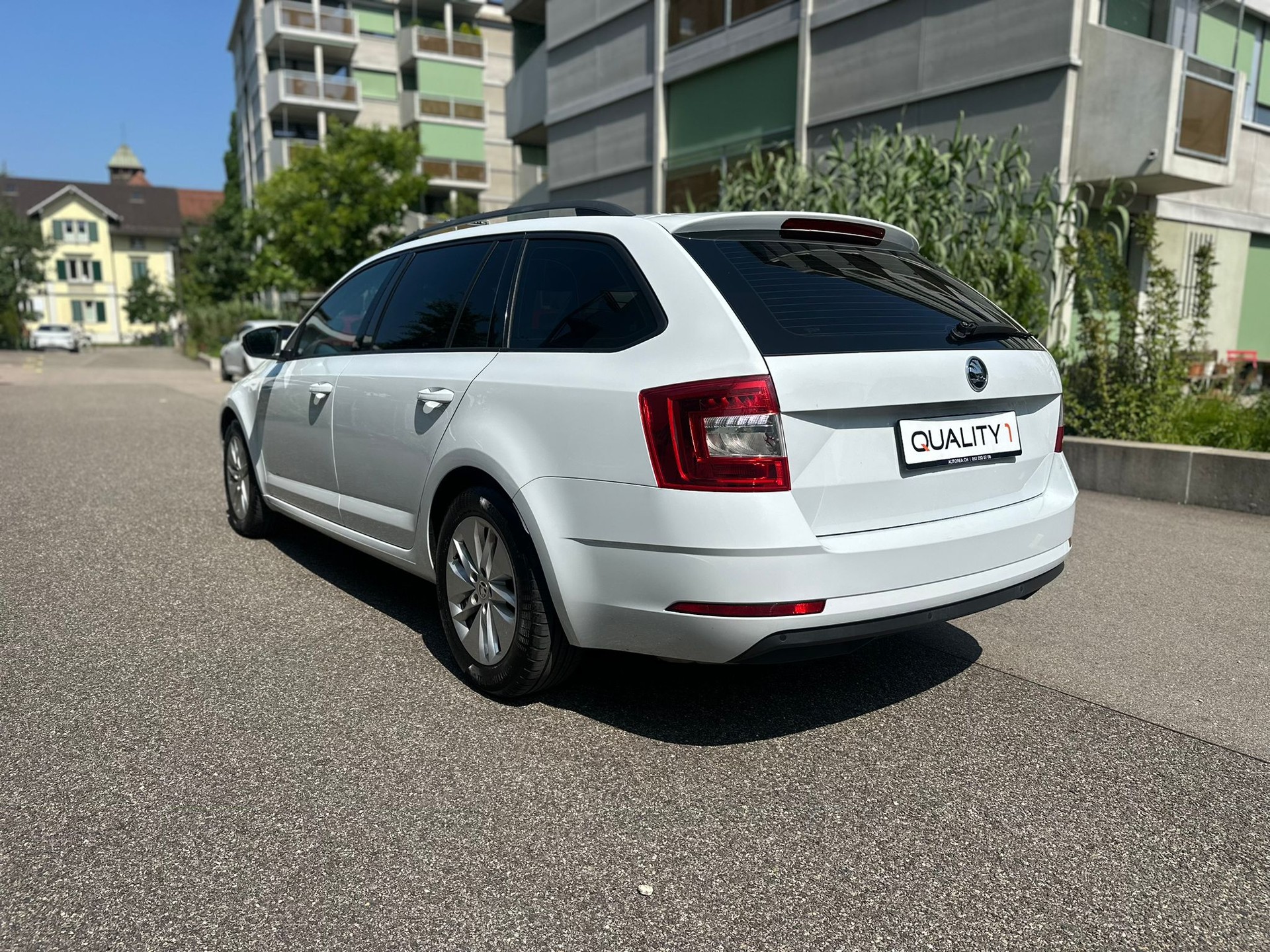 SKODA Octavia Combi 2.0 TDI Ambition 4x4 DSG-image-5