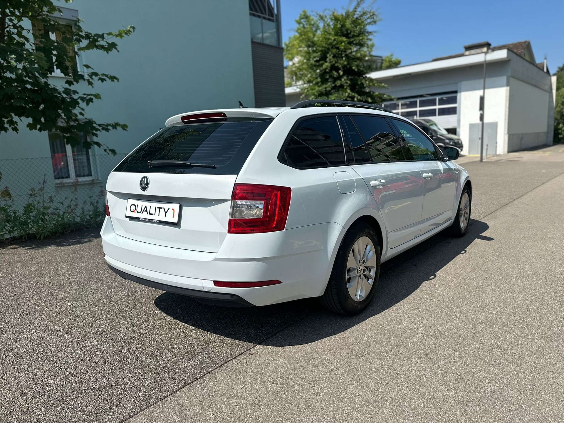 SKODA Octavia Combi 2.0 TDI Ambition 4x4 DSG-image-7