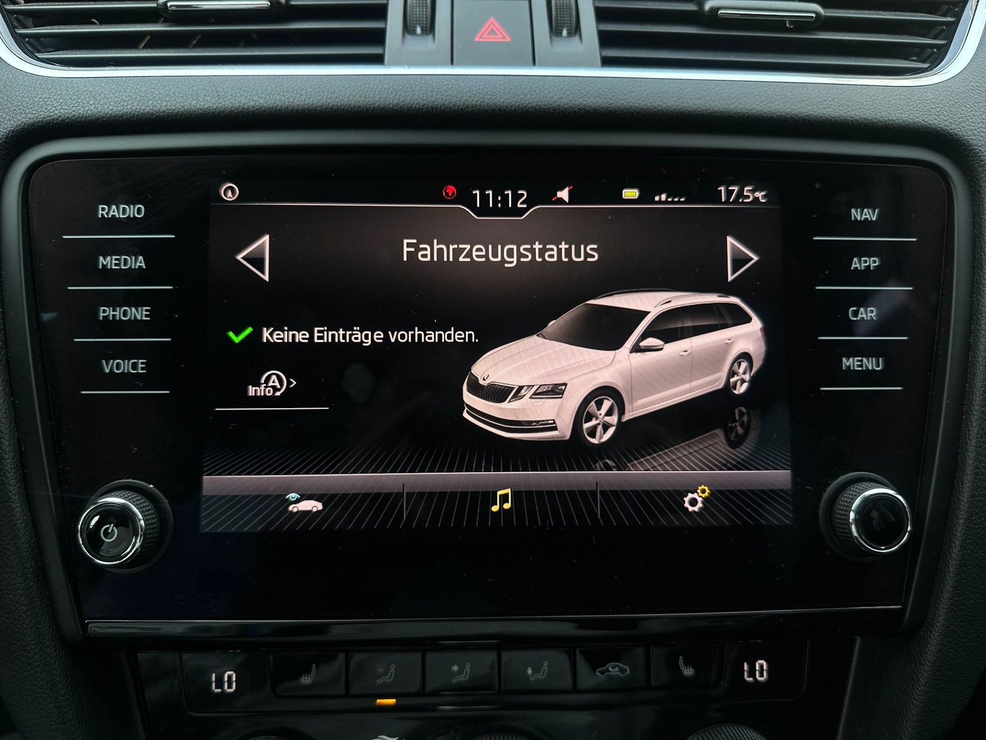 SKODA Octavia Combi 2.0 TDI Ambition 4x4 DSG-image-15