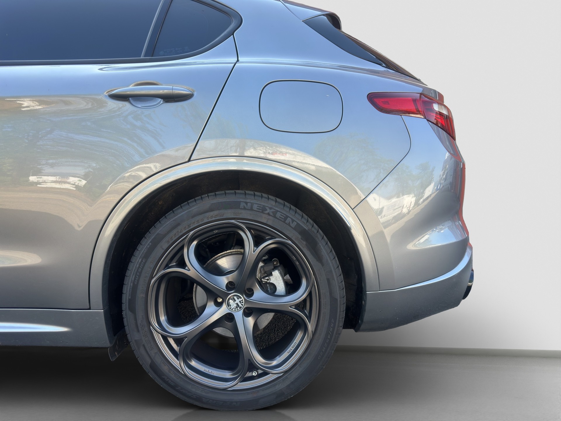ALFA ROMEO Stelvio 2.2 JTDM Automatic-image-9