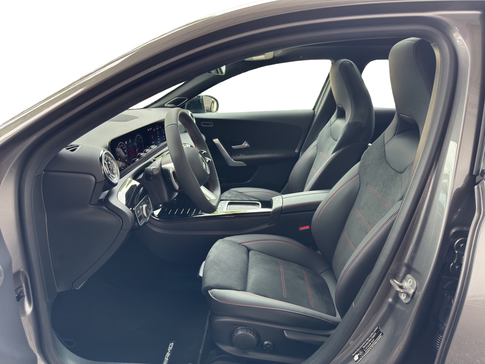 MERCEDES-BENZ A 220 4Matic 8G-DCT-image-8